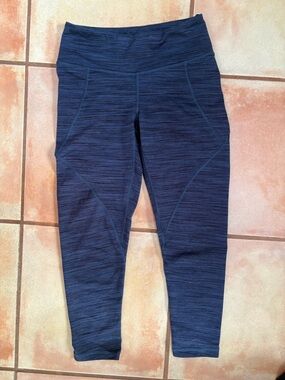 Patagonia women’s XS Navy Blue 3/4 Leggings